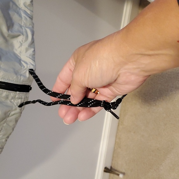 Wake Forest Light wind breaker by Columbia Size M (48) - Picture 5 of 7